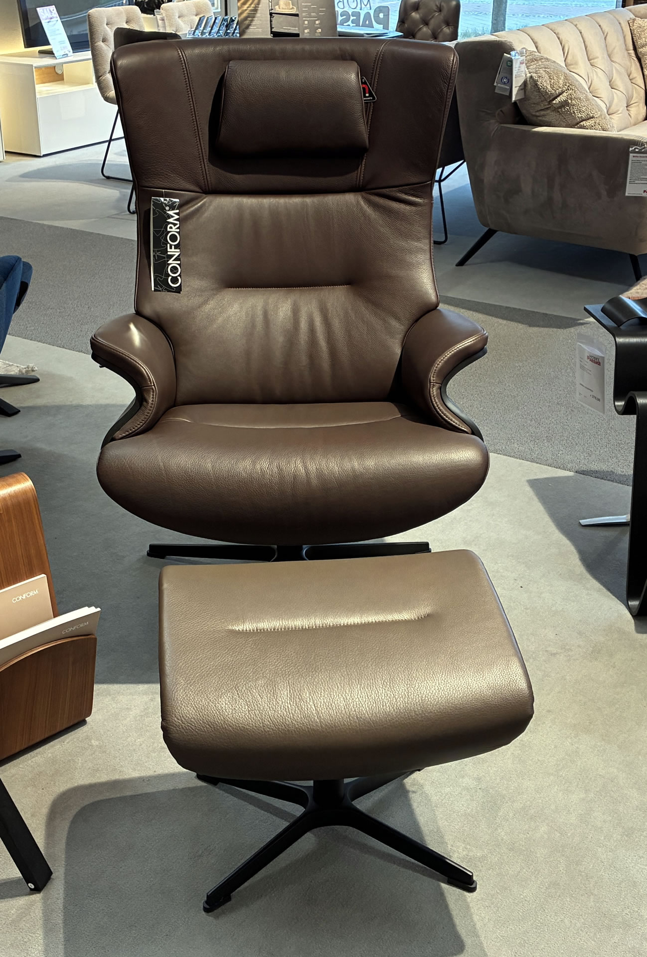 Conform Sessel + Hocker AFTERWORK