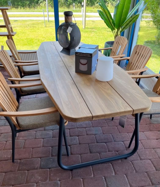 Gartentisch-Gruppe inklusive 6 Stühle Teak massiv